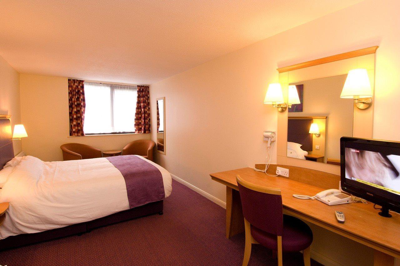 Premier Inn Cardiff Roath 外观 照片